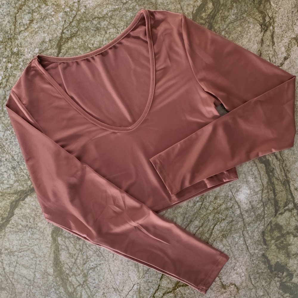 mariposa | brown long sleeve crop top